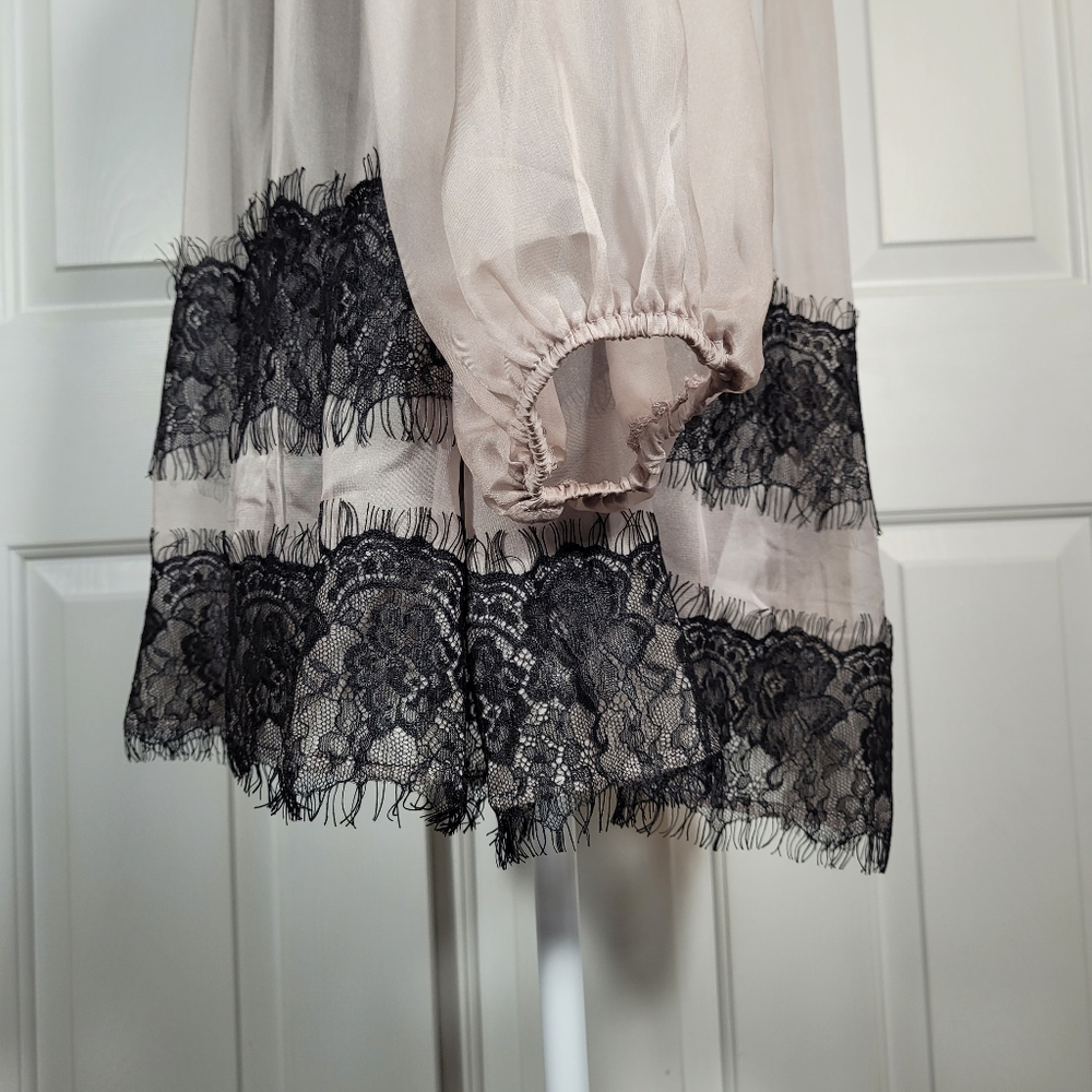 NWT Ryu Mauve Ruffled Neck Flowy Tunic Long Top Blouse w/ Black Floral Lace - Picture 9 of 17